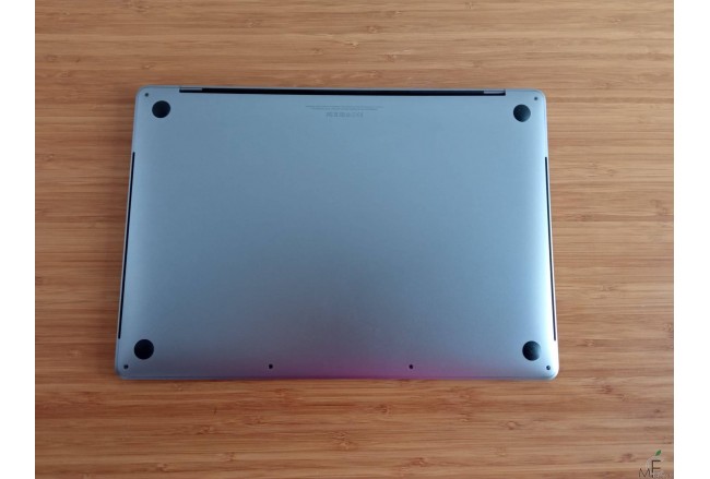 MacBook Pro 15 con Touch Bar i7 2,6Ghz (6 núcleos) - 32GB RAM - SSD 512GB - Radeon Pro 560X con 4 GB