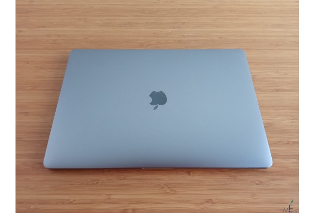 MacBook Pro 15 Touch Bar i7 2,6Ghz (6 núcleos) - 32GB RAM - SSD 512GB - Radeon Pro 560X con 4GB