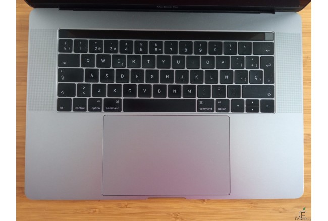 MacBook Pro 15 Touch Bar i7 2,6Ghz (6 núcleos) - 32GB RAM - SSD 512GB - Radeon Pro 560X con 4GB