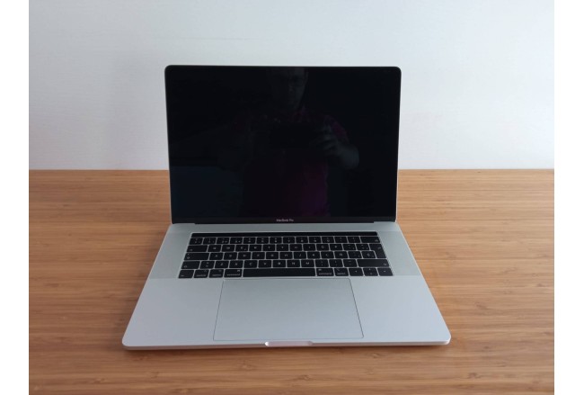 MacBook Pro Touch Bar 15 i7 2,2ghz...