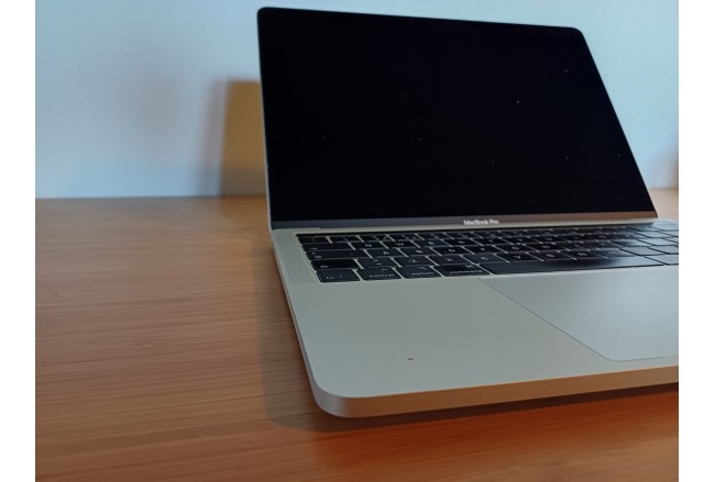 MacBook Pro 13 - Chip M1 - 16GB RAM -...