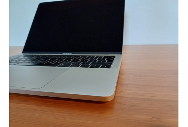 MacBook Pro 13 - Chip M1 - 16GB RAM -...