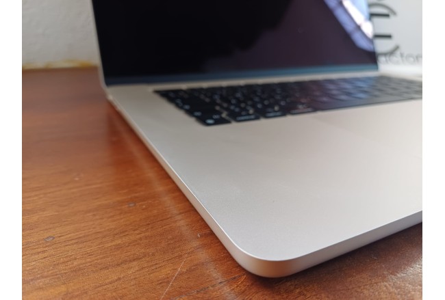 MacBook Air 15 - Chip M3 - 8GB RAM -...