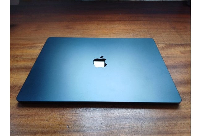 MacBook Air 15" - Chip M4 - 16GB RAM...