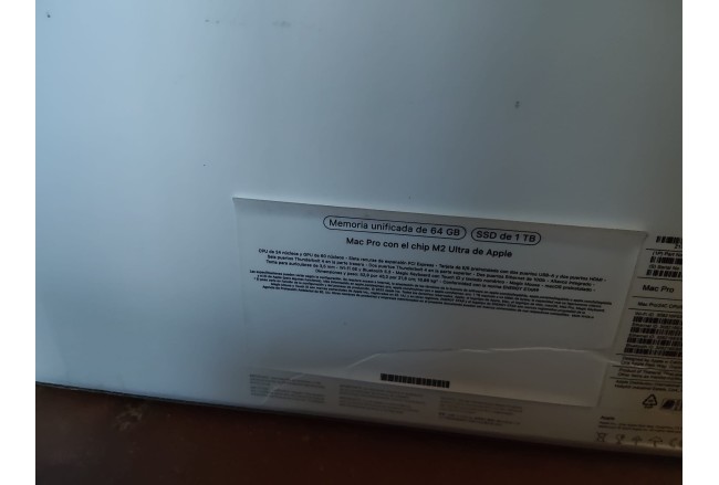 Mac Pro - Chip M2 Ultra  (CPU 24...
