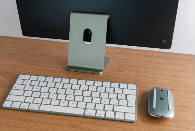 iMac 24 - Chip M1 (8 núcleos GPU) -...